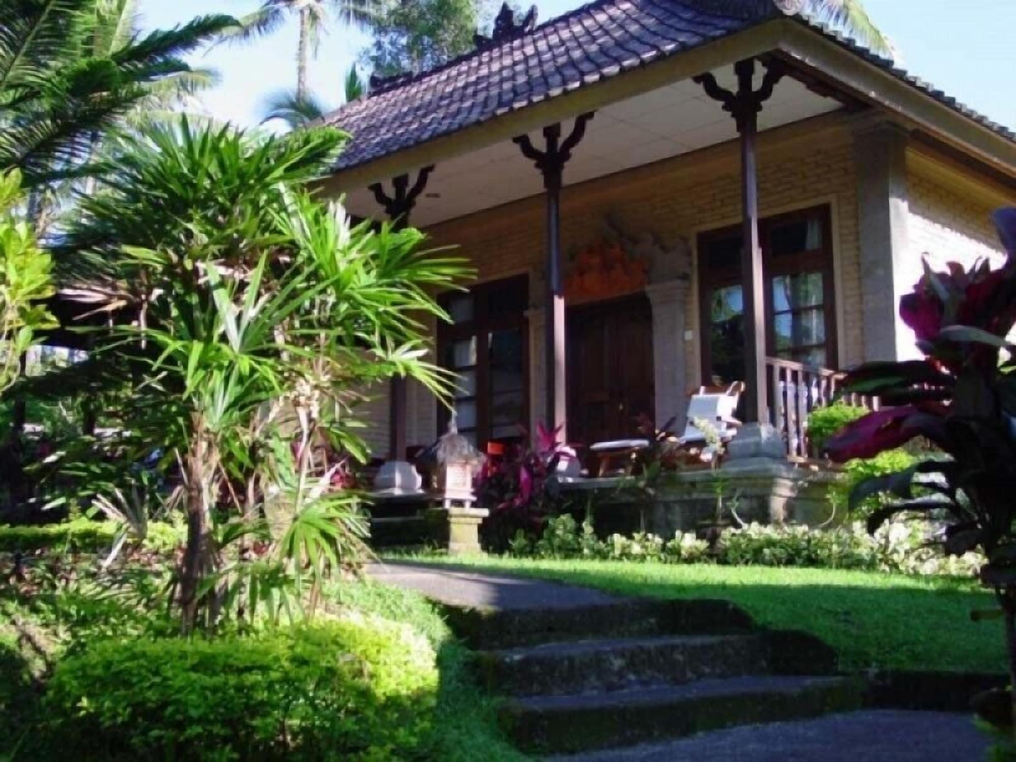 เซ็มปากา เบลิมบิง Hotel Blimbing  ภายนอก รูปภาพ